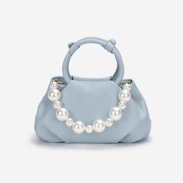 High-end, stylish cloud-shaped handbag for women, a unique design, white pearl-embellished small tote bag and crossbody bag.